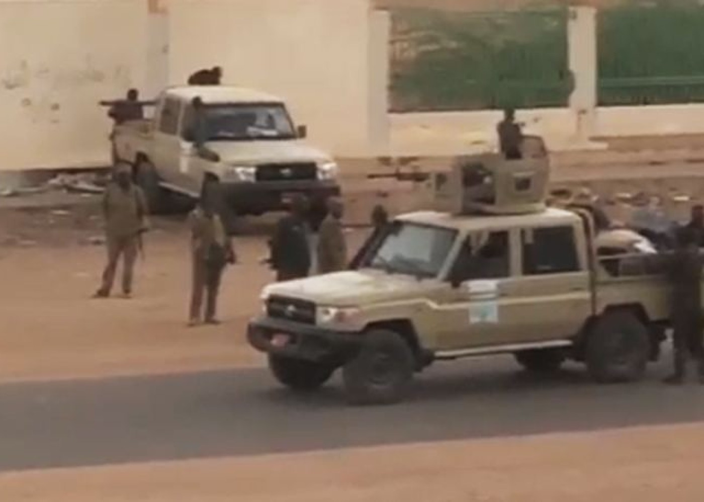 Sudan ordusu prezident sarayını mühasirəyə alıb 