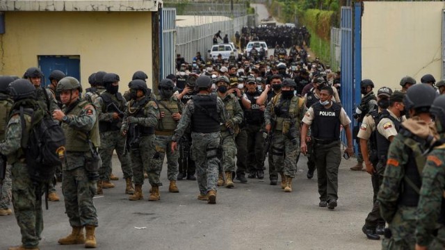 Ekvador həbsxanasında qarşıdurma: Ölənlər var