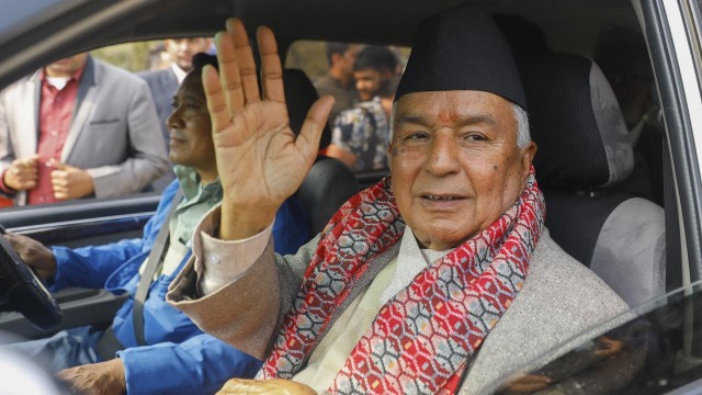 Nepal prezidenti müalicə üçün bu ölkəyə GETDİ