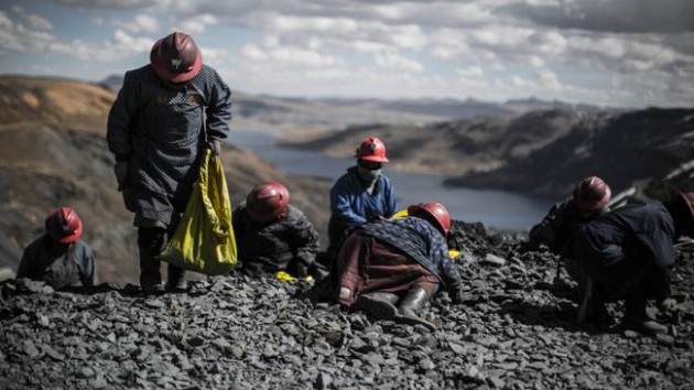 Peruda qızıl mədənində 27 işçi yanaraq öldü