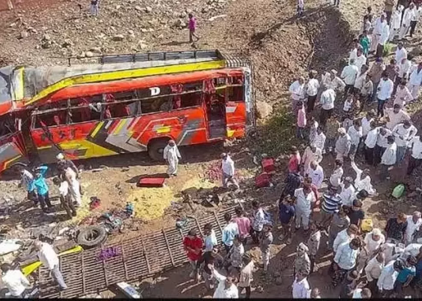 Hindistanda avtobus körpüdən aşdı - 22 ÖLÜ