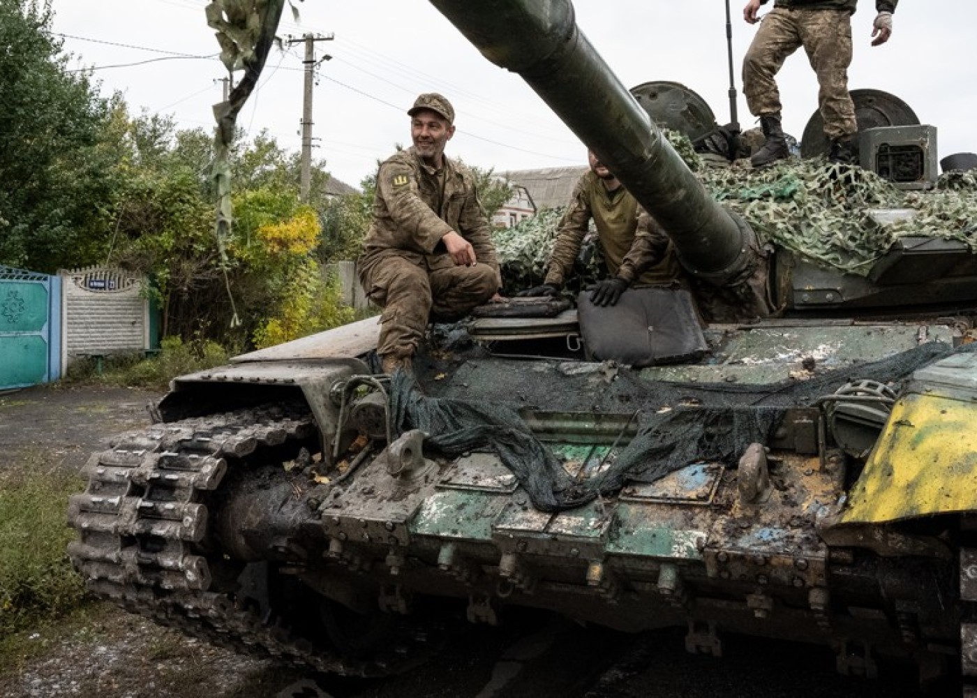 Ukraynaya 575 tank, 28 təyyarə VERİLİB