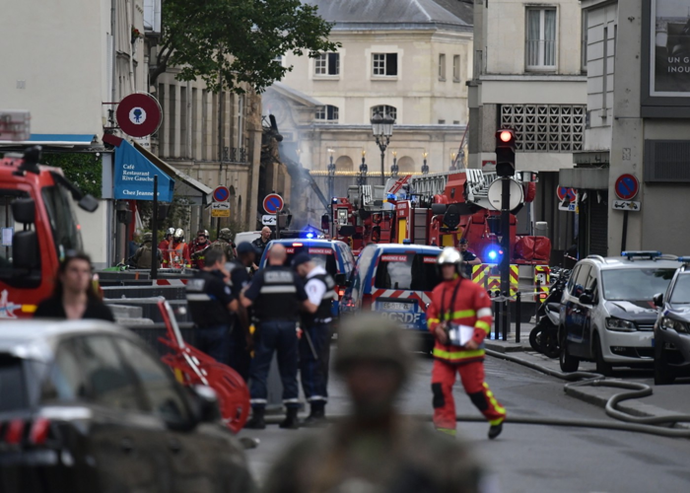 Parisdə güclü partlayış - 50 yaralı (YENİLƏNİB)