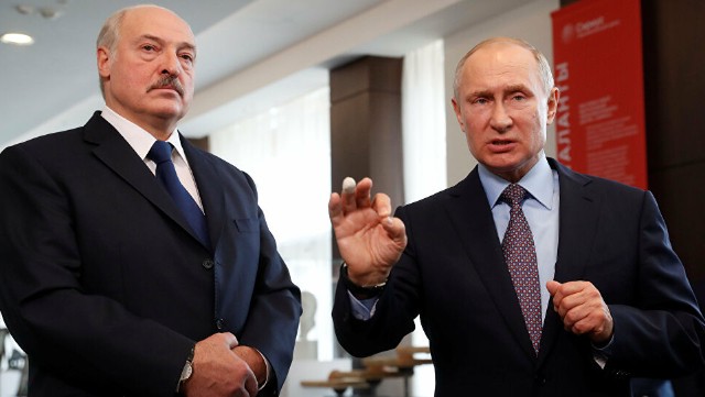 Putin Lukaşenkoya zəng ETDİ