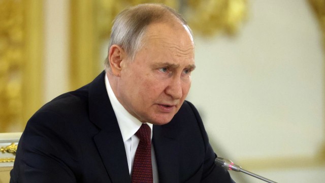 Putin Qərb hakimiyyətini tənqid etdi