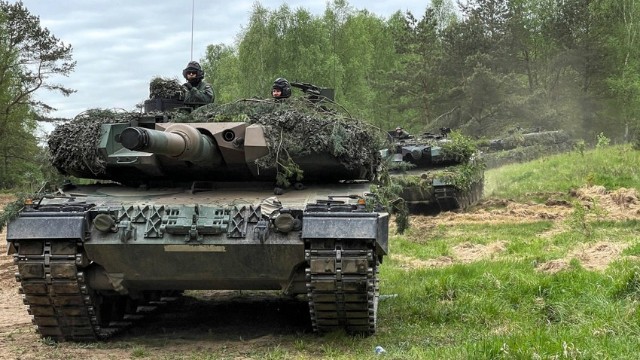 İspaniya Ukraynaya Leopard tankları və zirehli transportyorlar göndərdi