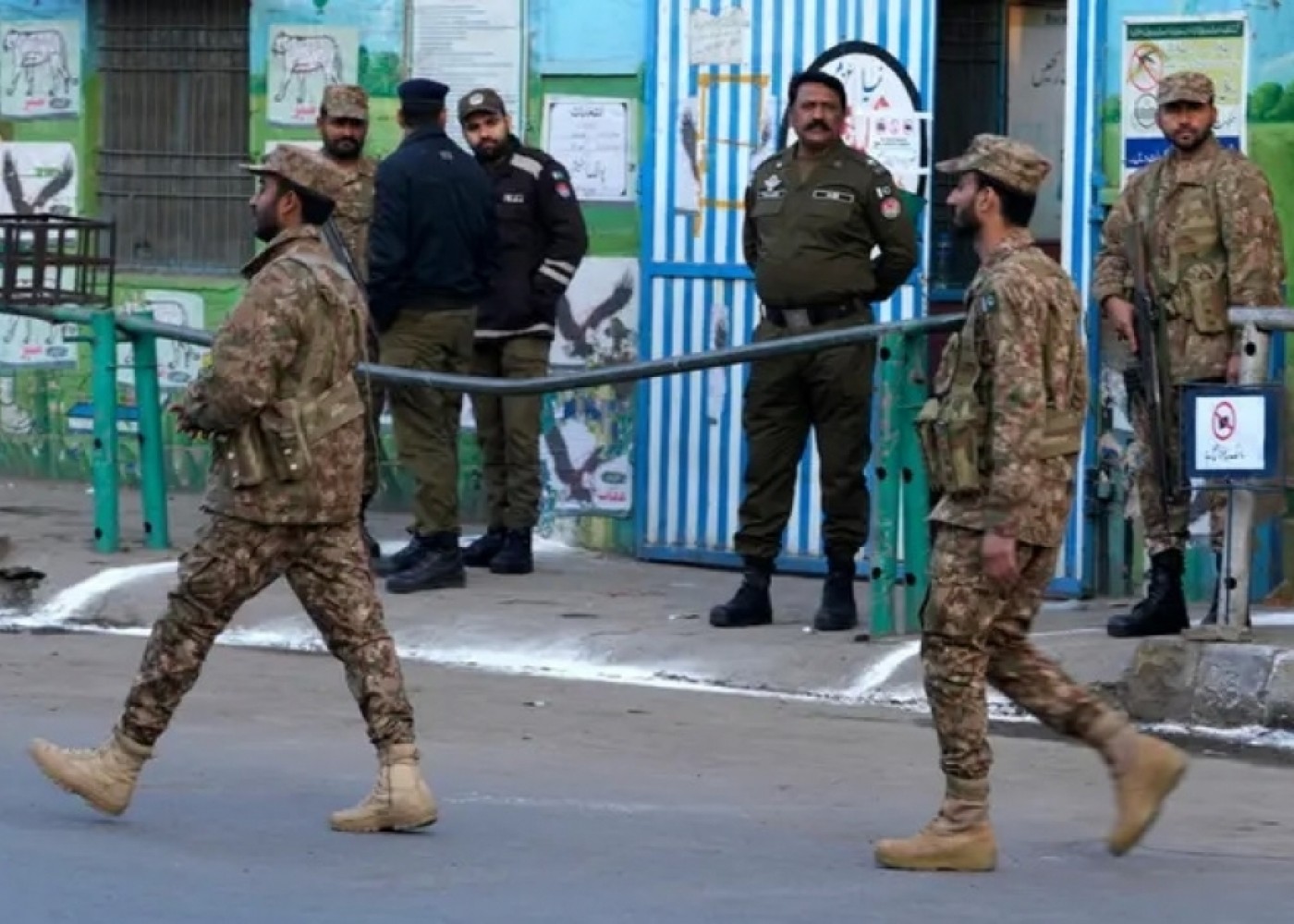 Pakistanda terror hücumu - 7 hərbçi öldü