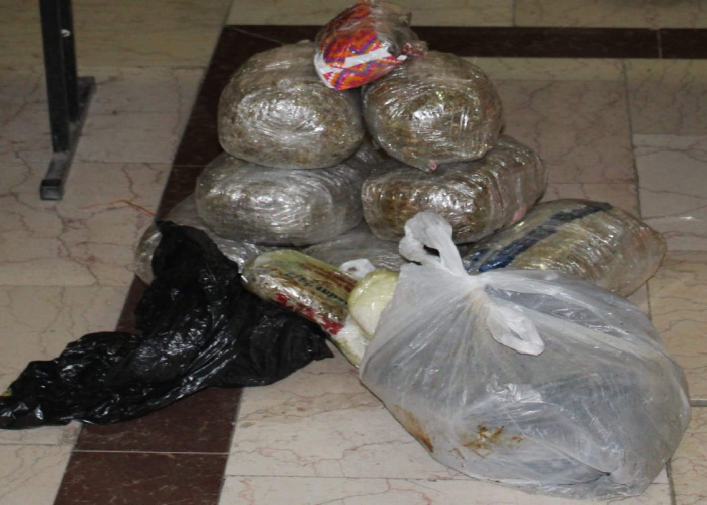 Füzulidə Şirvan sakinlərindən 10 kiloqram narkotik aşkarlandı - FOTO