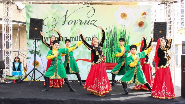 Xətai rayonunda Novruz şənliyi təşkil olunub -FOTOLAR