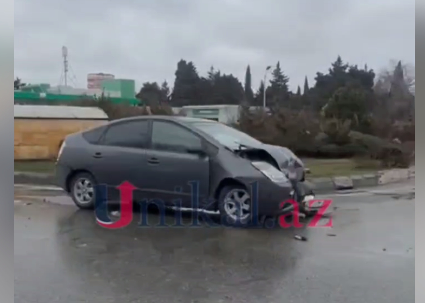 Bakıda qəza - "Prius"la "Hyundai" toqquşdu (VİDEO)