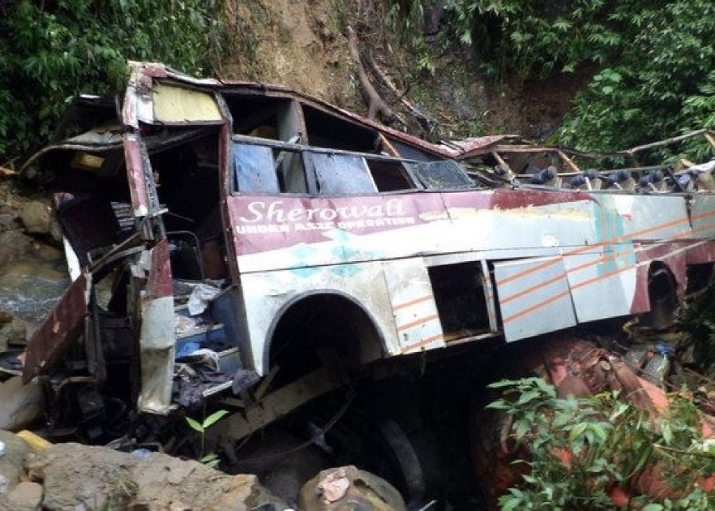 Hindistanda avtobus qəzaya uğradı - 12 ölü