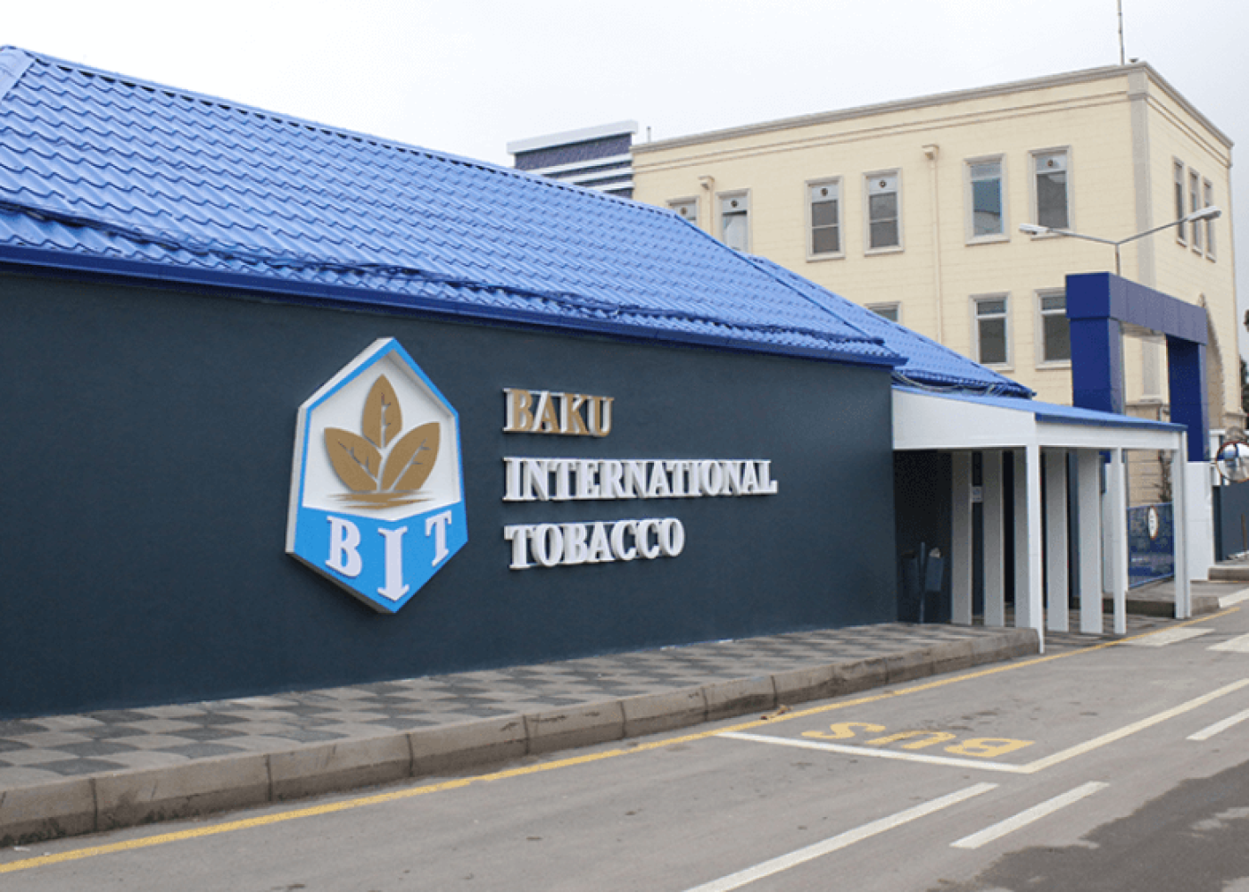 “Baku İnternational Tobacco” qaydaları pozdu