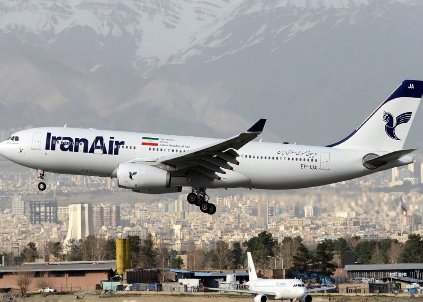 İranın bir sıra bölgələrində uçuşlar dayandırıldı