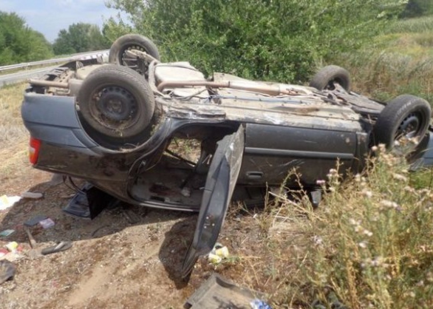 Yevlaxda avtomobil aşdı,sürücü öldü