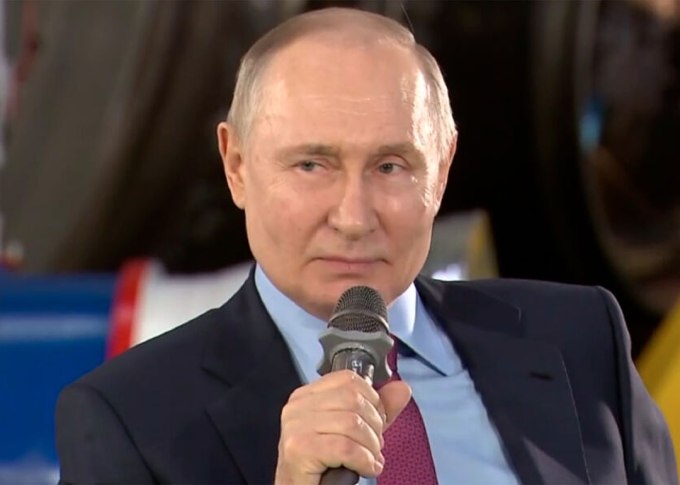 Aİİ sanksiyaların öhdəsindən layiqincə gəlir -Putin