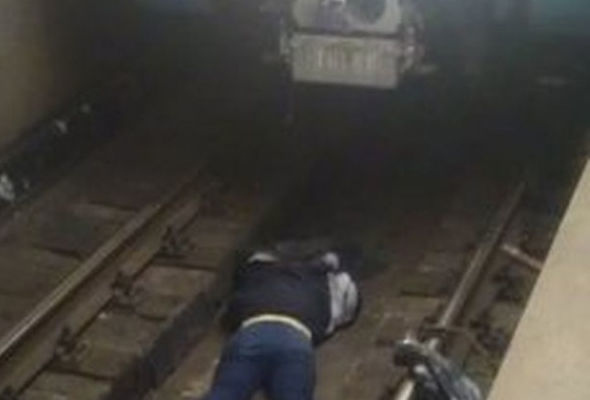 Bakı metrosunda 65 yaşlı kişi özünü qatarın altına atdı - RƏSMİ AÇIQLAMA