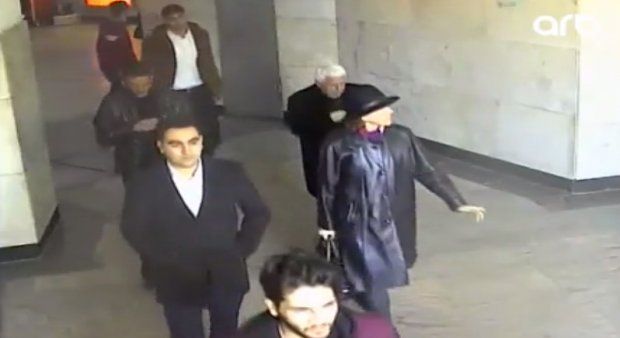 Bakı metrosunda QARƏT:  Qadının çantasını oğurladılar