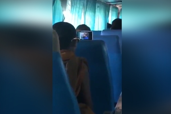 Din xadımı avtobusda (18+) videoya BAXDI -  VİDEO