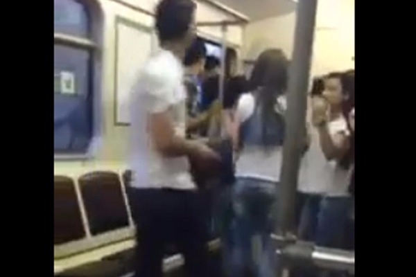 Bakı metrosunda DAVA :    SƏBƏBİ İSƏ...(VİDEO)