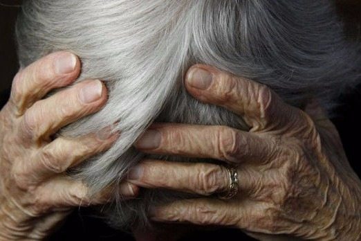  75 yaşlı qadın vəhşicəsinə döyüldü -   Tovuzda