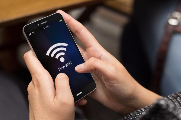 Pulsuz WiFi-dan istifadə edən    500 000-ci şəxs mükafatlandırıldı
