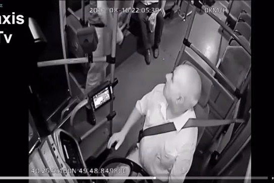 Bakıda sərnişin avtobus sürücüsünə tapança tuşladı -  Polis onu axtarır (VİDEO)