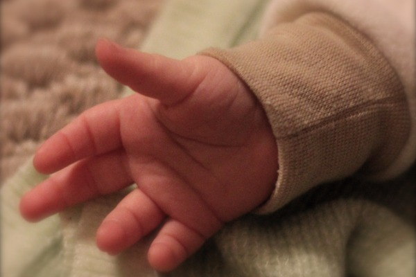 Bakıda TÜKÜRPƏDİCİ HADİSƏ:     Yeni doğulmuş körpəni küçəyə atdılar