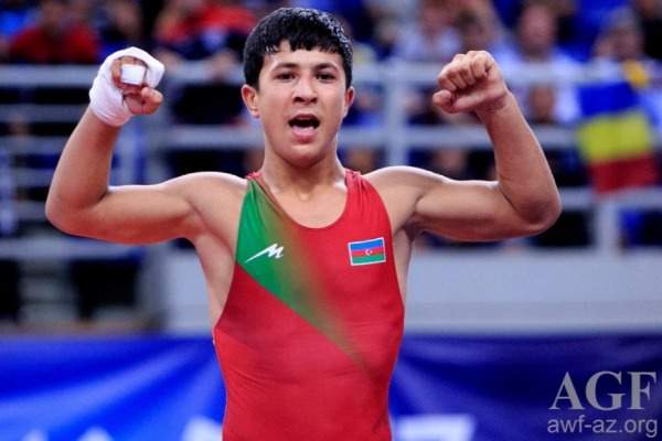 Zaur Əliyev gümüş medal qazandı 