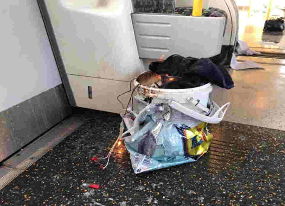 Metroda növbəti   bomba tapıldı (FOTOLAR)