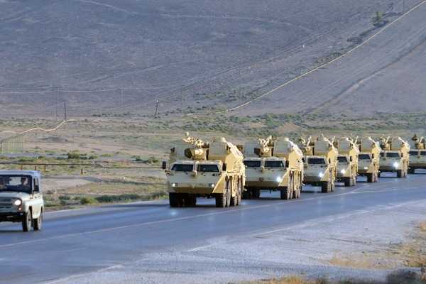  Ordumuzun 15 min hərbçisi, 150 tankı, 120 raketi   DÖYÜŞ MEYDANINDA (FOTO-VİDEO)