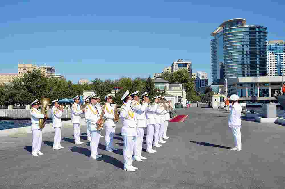 Rusiya hərbi gəmiləri   BAKIDA - VİDEO-FOTO
