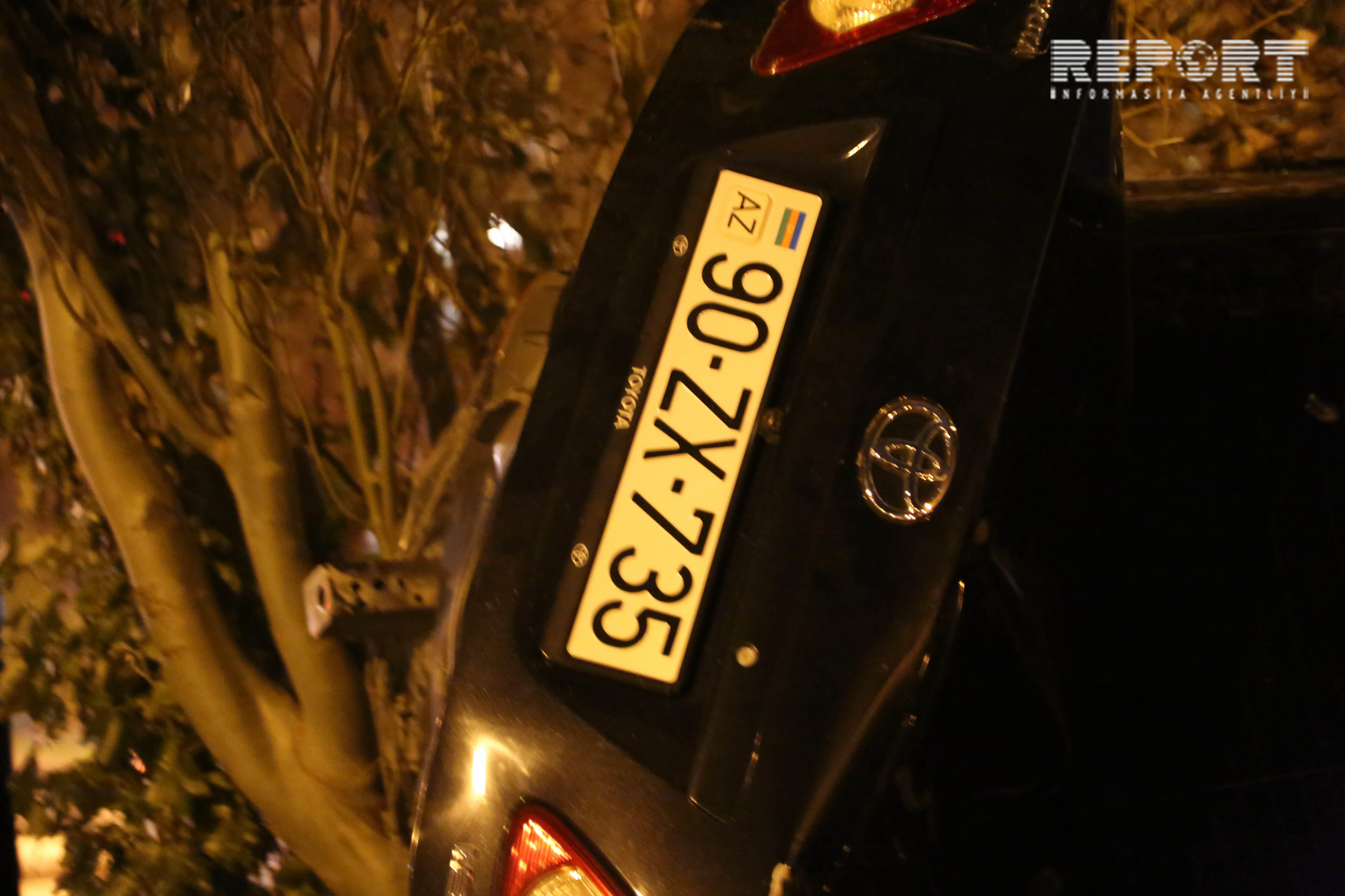 Təmir işləri yol qəzasına səbəb oldu -   Toyota Corollo aşdı (FOTOLAR)
