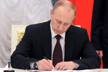 Putin azərbaycanlı həkimlə bağlı sərəncam imzaladı - FOTO