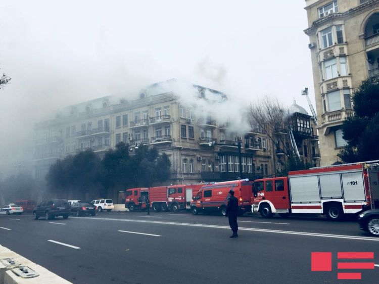 Bakıda yanan bina söndürüldü  -  FOTOLAR (YENİ-3)
