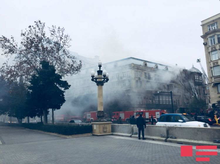 Bakıda yanan bina söndürüldü  -  FOTOLAR (YENİ-3)