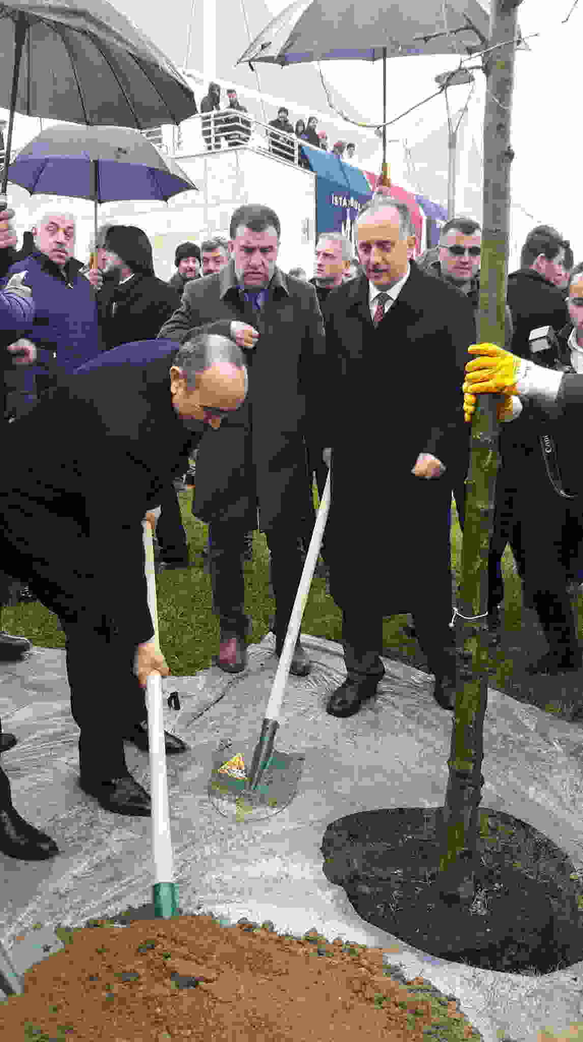 Prezidentin köməkçisi Xocalı soyqırımı abidəsinin açılışında  - FOTOLAR