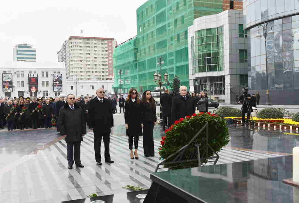 Prezident Xocalı abidəsini ziyarət etdi - FOTOLAR