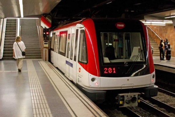 5 vaqondan ibarət ilk metro qatarı   Bakıya yola salındı