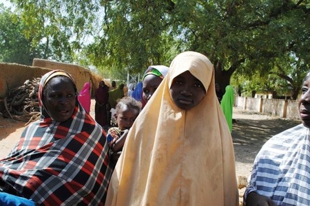 Boko Haram qaçırdığı qızları geri qaytardı 