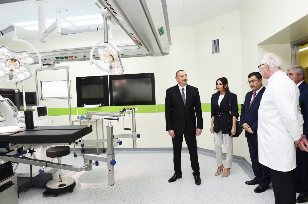 İlham Əliyev və xanımı Hospitalın   açılışında - FOTOLAR