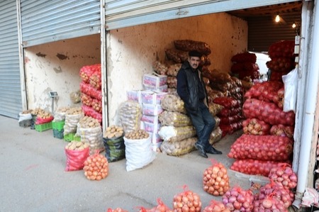 Bazarlarda qiymət qalxdı:  Soğan kartofdan bahadır 
