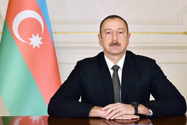 Qırğızıstan prezidenti İlham Əliyevi təbrik edib 