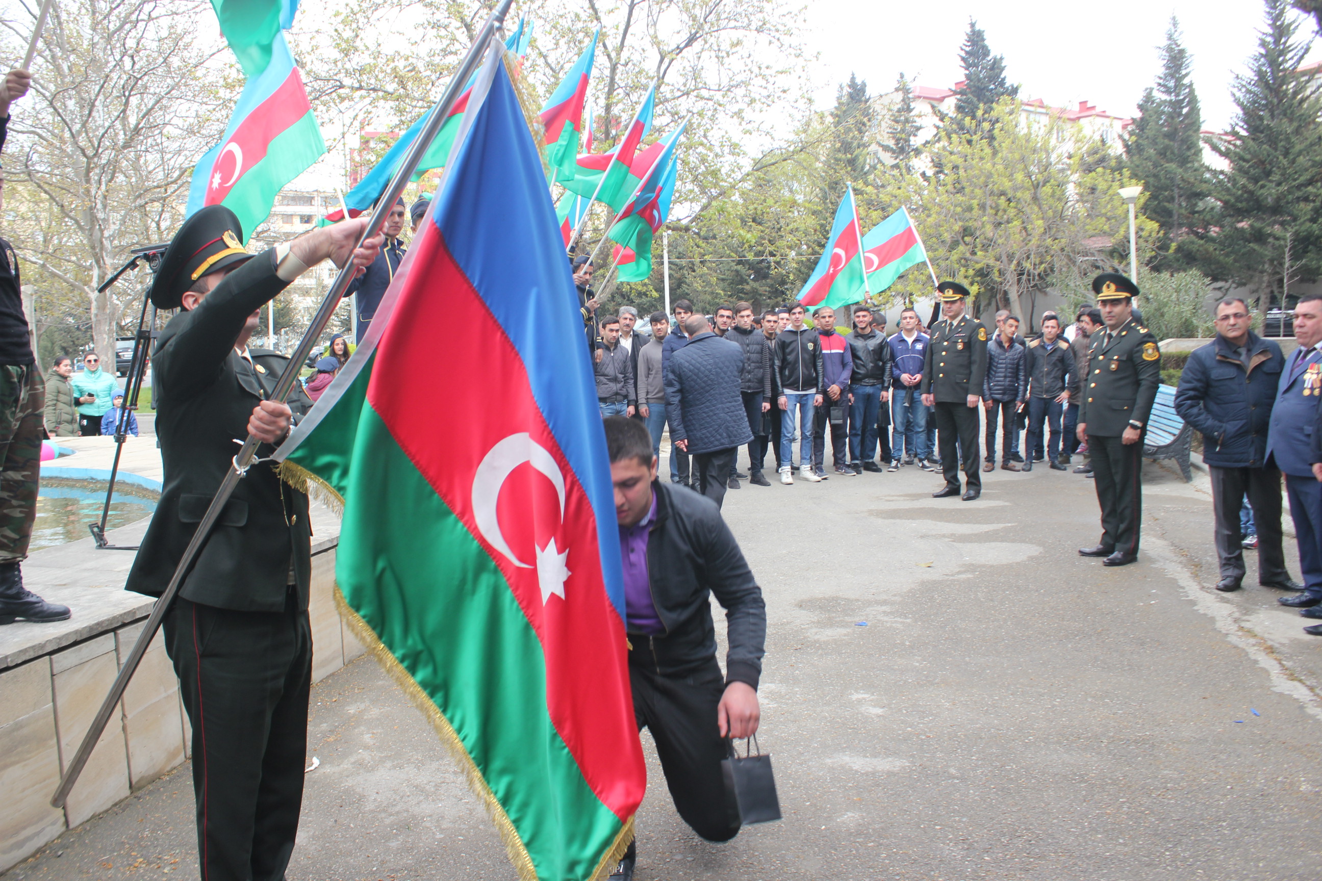 Nizami rayonunda çağırışçılar hərbi xidmətə yola salındı  - FOTOLAR