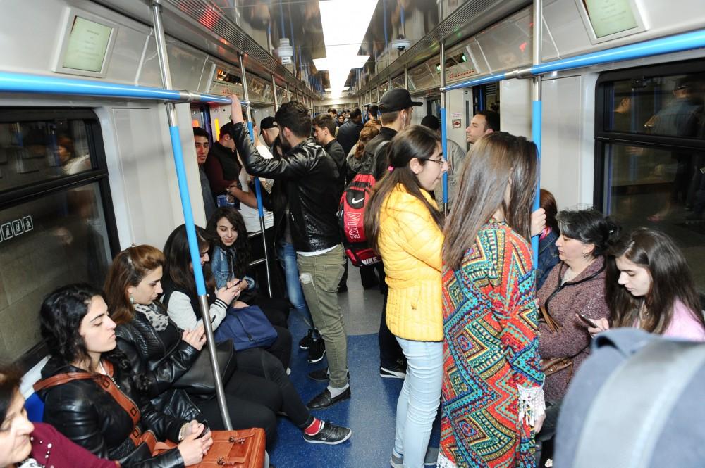 Prezident metroda -  Yeni qatarlarla tanış oldu (FOTOLAR)