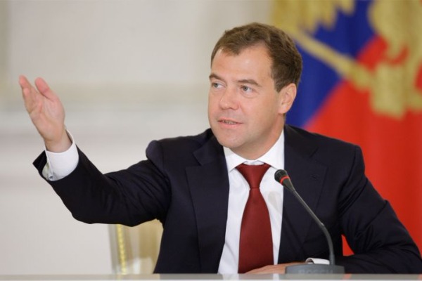 Medvedev Məmmədovu    TƏBRİK ETDİ