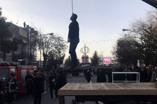 İranda üç polisi qəsdən öldürən avtobus sürücüsü edam olundu  
