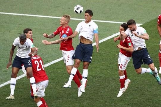 Fransa lider, Danimarka qrup ikincisi olaraq   1/8 finalda