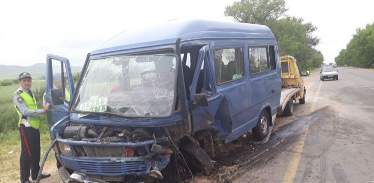 Masallıda mikroavtobusla maşın TOQQUŞDU -   11 nəfər xəsarət aldı (YENİLƏNİB)