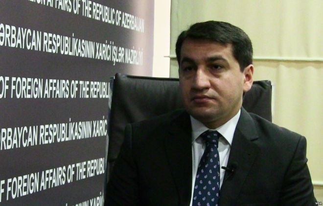 Ermənistan müdafiə naziri operativ reallığı qarışıq salır -  Hikmət Hacıyev