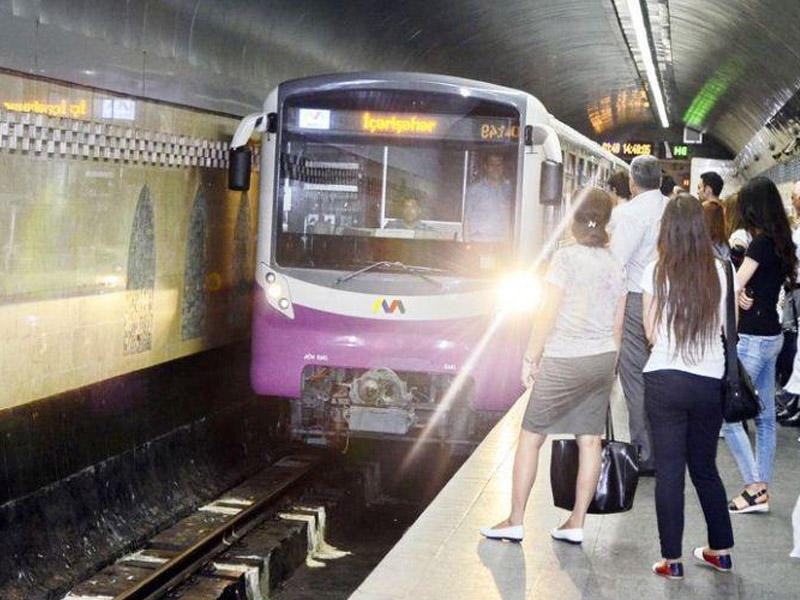 Bakı metrosunda problem yarandı 
